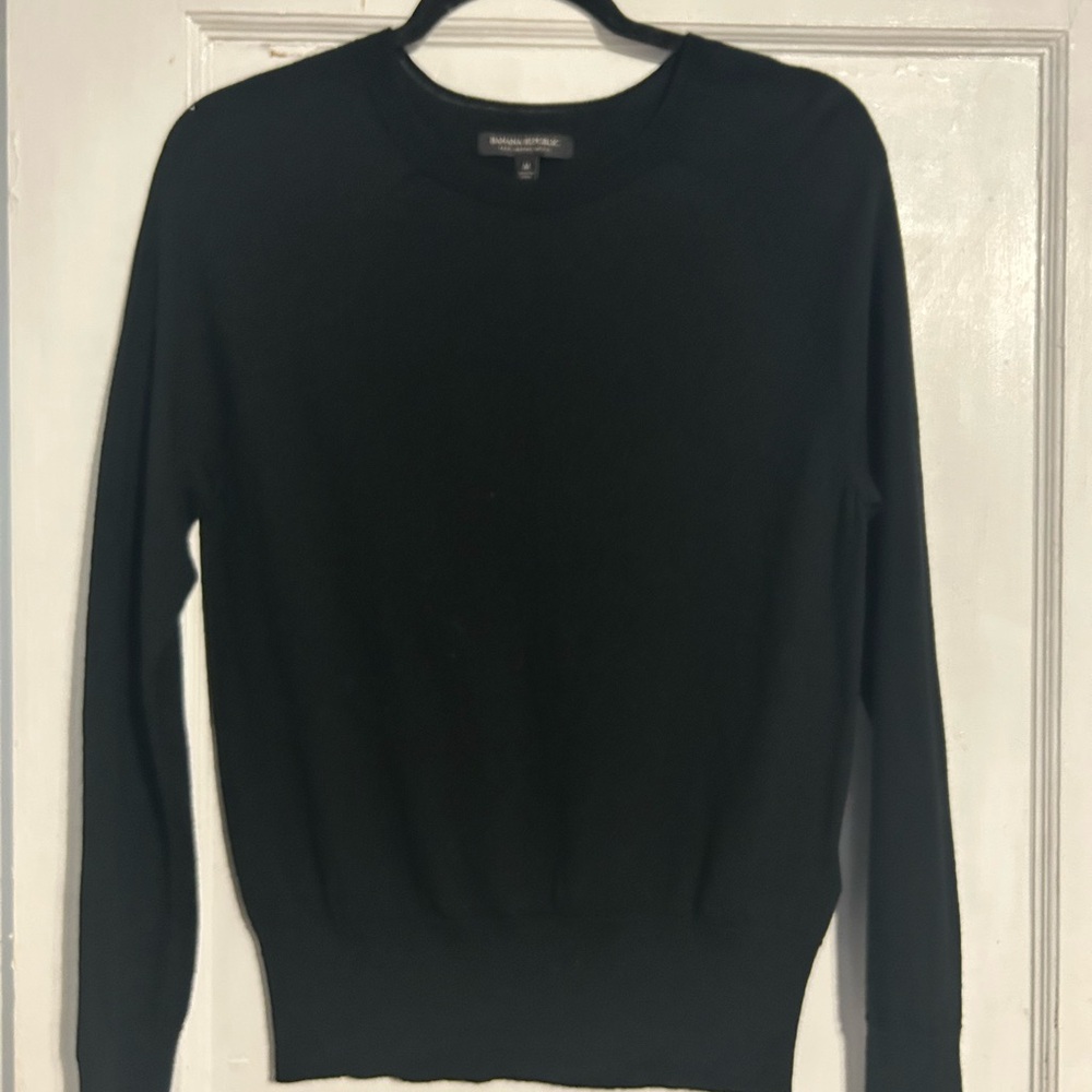 NWOT Banana Republic Black Crewneck Sweater